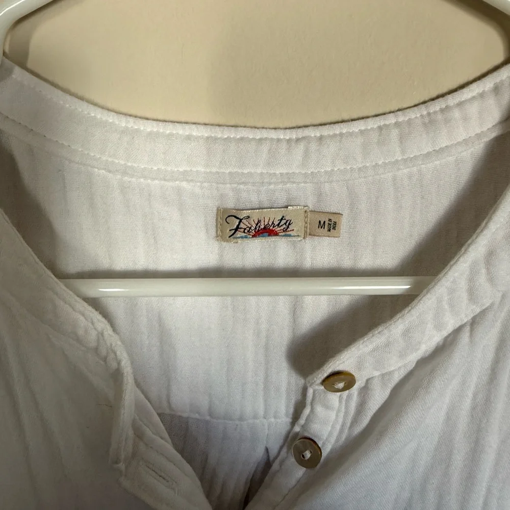 Faherty Gauzy Dream Cotton Desmond Short Sleeve Blouse Sz M 1/2 Button Up - Picture 3 of 5